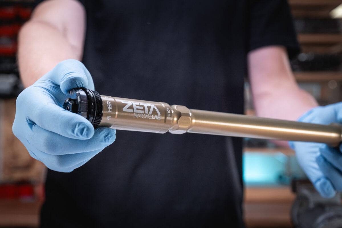 Simons Lab Zeta: nowa kartusza tłumiąca za 579 € dla Fox i RockShox