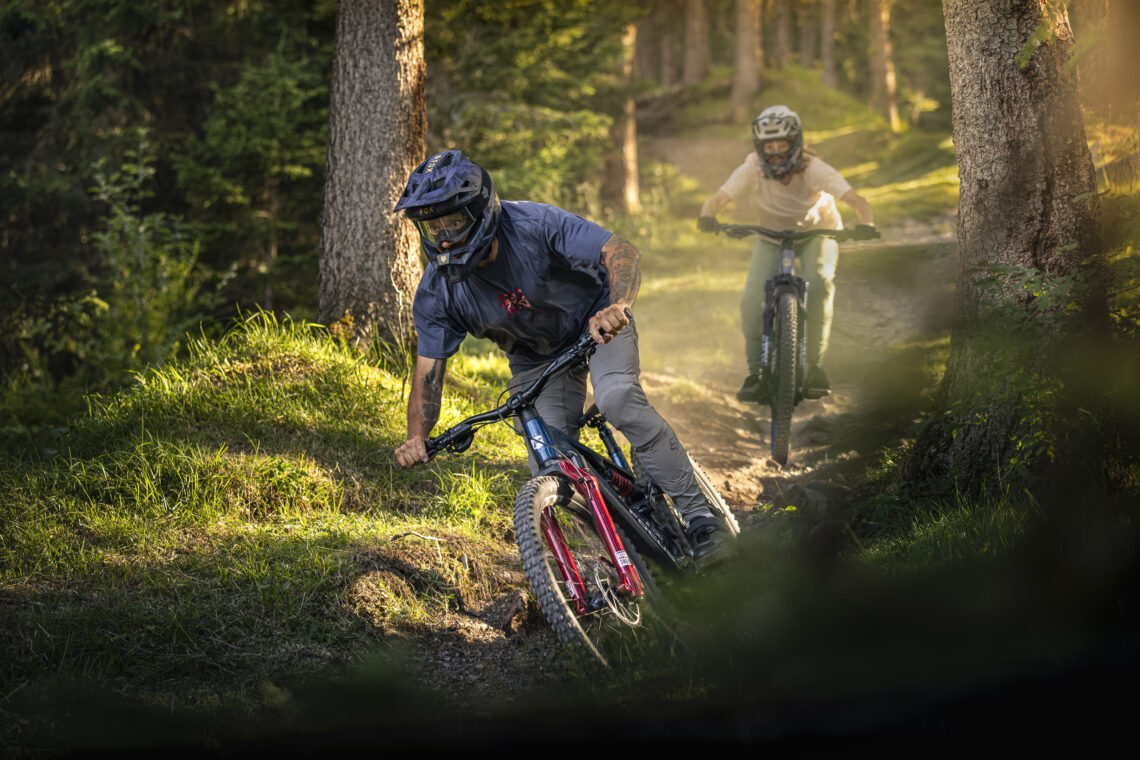 FOCUS eMTB 2027: Nowy JAM, zmiana nazewnictwa oraz aktualizacje SAM i THRON