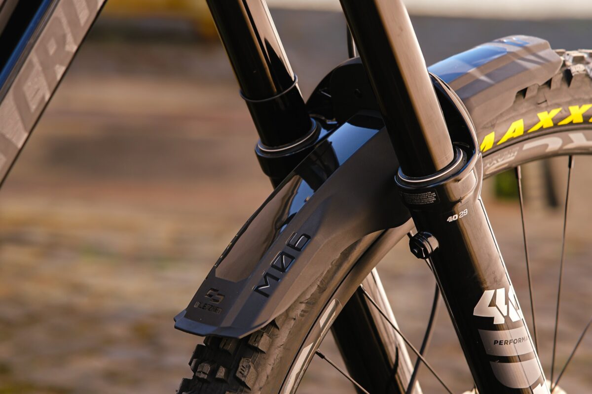Unleazhed M06 i M09: nowe błotniki MTB z modularnym systemem mocowania