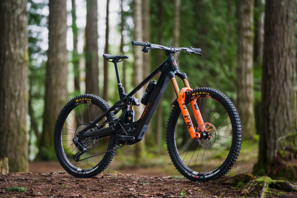 Forbidden Dreadnought E: 180/170 mm skoku i mocny napęd Avinox dla hardkorowych enduro