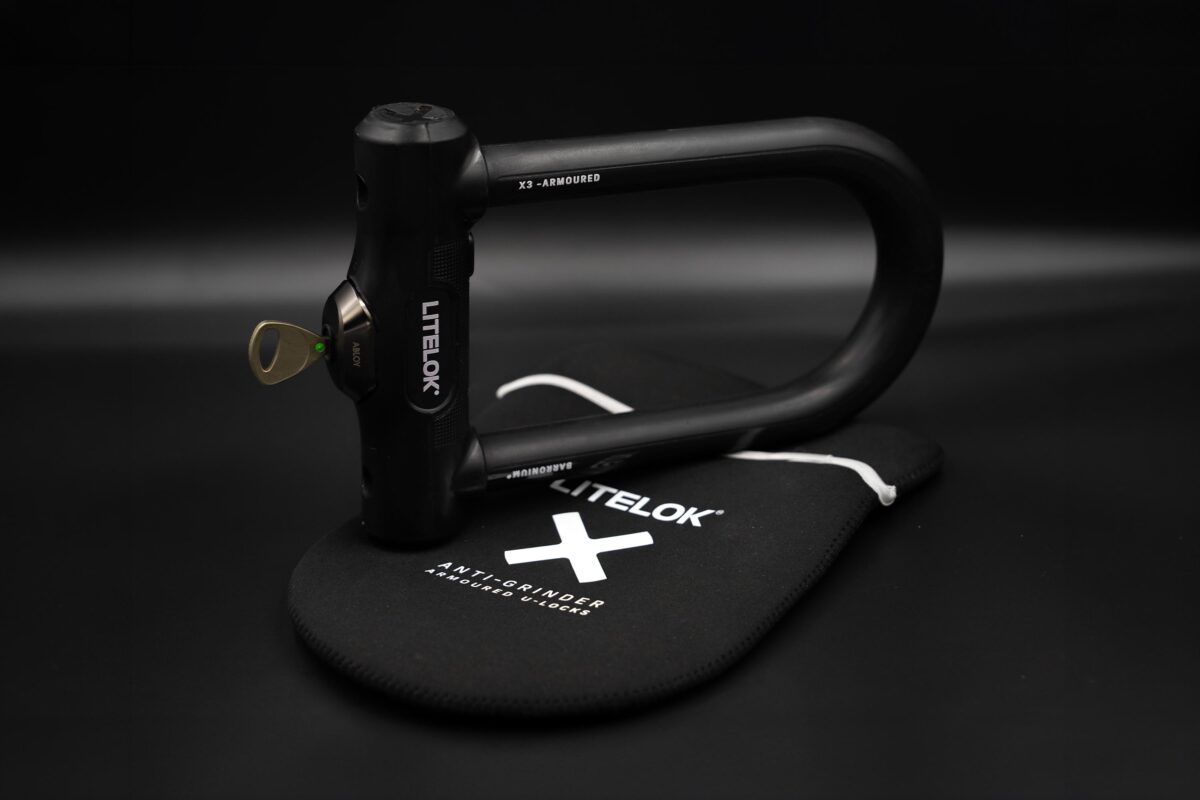 Litelok X3: 2,1-kilogramowa blokada U-lock odporna na szlifierkę kątową